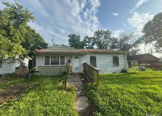 Property at 16 School St, Cahokia, IL 62206, 3 beds, 1 bath
