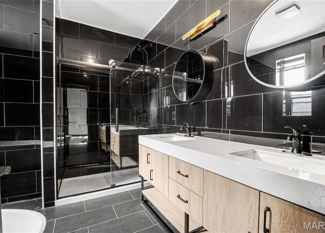 Property at 4402 Arco Ave, St Louis, MO 63110, 2 beds, 1.5 baths