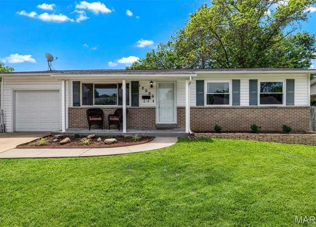 Property at 12006 Glengrove Dr, Maryland Heights, MO 63043, 3 beds, 1.5 baths