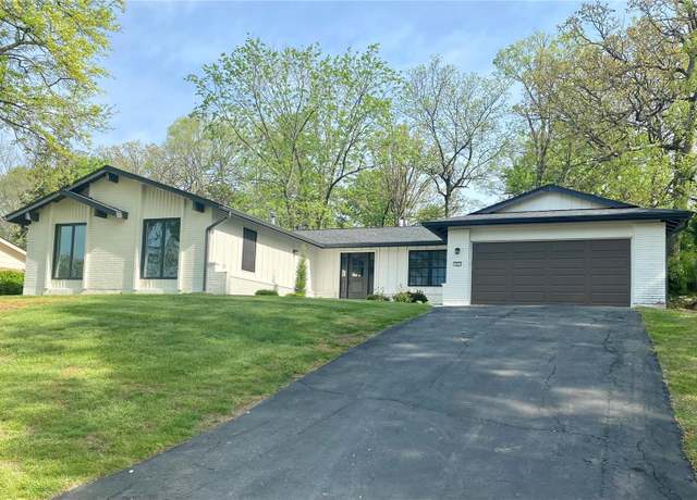 Property at 11 Forrester Dr, Manchester, MO 63011, 4 beds, 2 baths