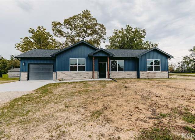 Property at 119 S Oak St, Dixon, MO 65459, 3 beds, 2 baths