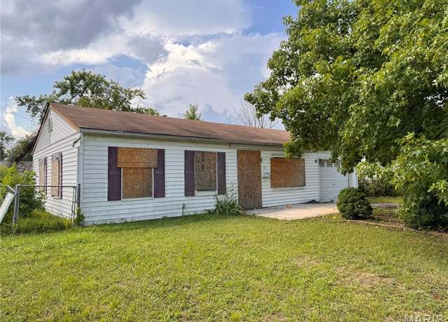 Property at 721 Saint Barbara Ln, Cahokia, IL 62206, 3 beds, 1 bath