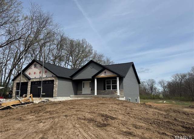 Property at 32 Alpine Dr, Troy, MO 63379, 3 beds, 2 baths