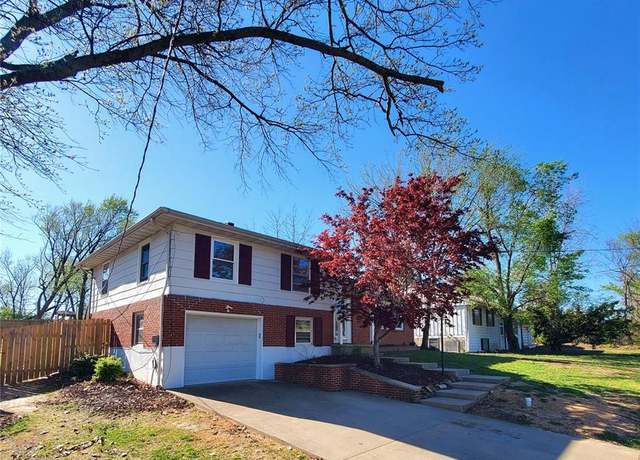 Property at 7 Gano Dr, Rolla, MO 65401, 4 beds, 2 baths