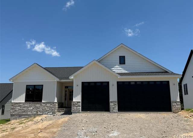Property at 988 Half Moon Ln, Caseyville, IL 62232, 4 beds, 3 baths