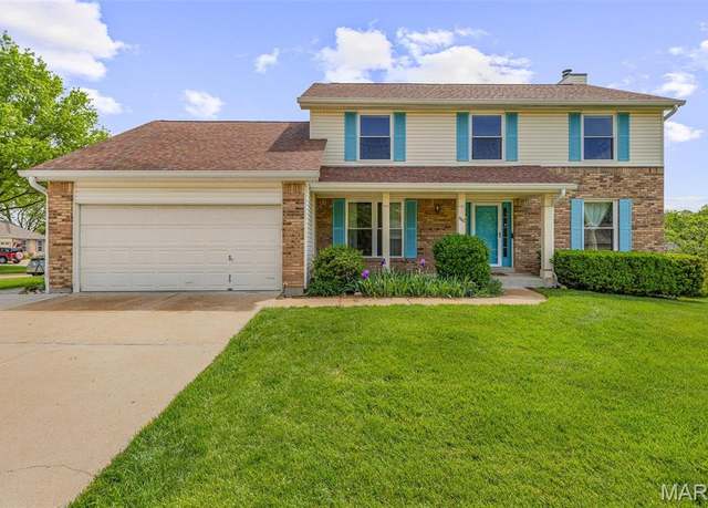 Property at 842 Oakmoor Dr, Fenton, MO 63026, 3 beds, 2.5 baths