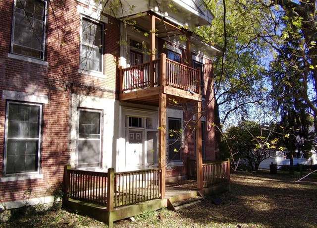 Property at 1007 Forest Ave, Belleville, IL 62220, 4 beds, 1 bath