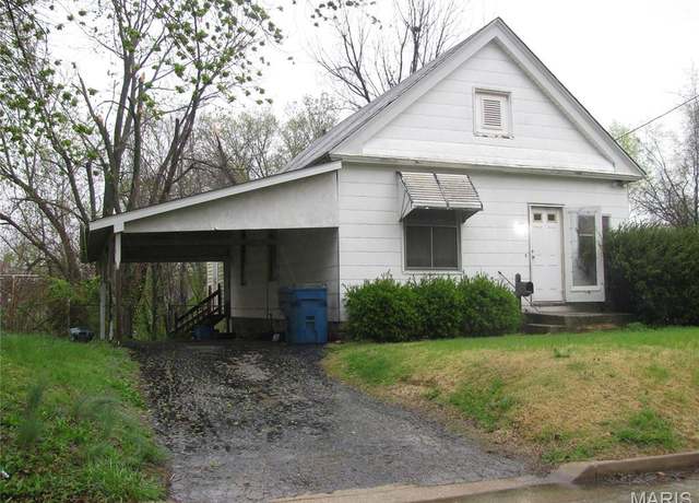 Property at 509 Lampert St, Alton, IL 62002, 3 beds, 1 bath