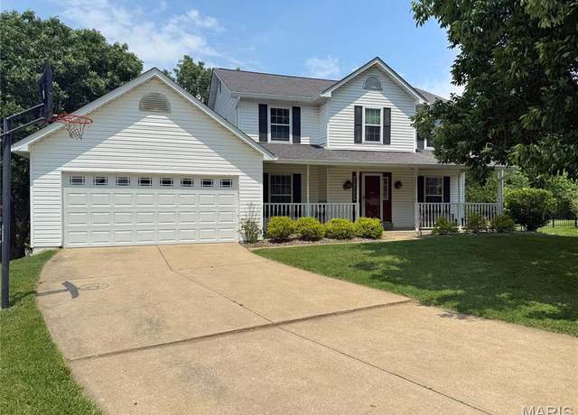 Property at 14 Sunderland Ct, St Charles, MO 63303, 4 beds, 3.5 baths