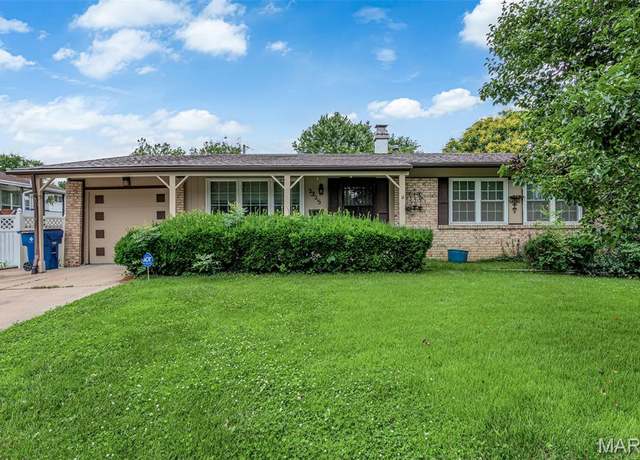 Property at 2325 Thunderbird Ave, Florissant, MO 63033, 3 beds, 2 baths