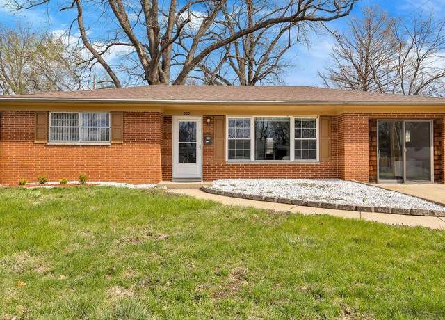 Property at 909 Brentmoor Dr, Belleville, IL 62223, 2 beds, 1 bath
