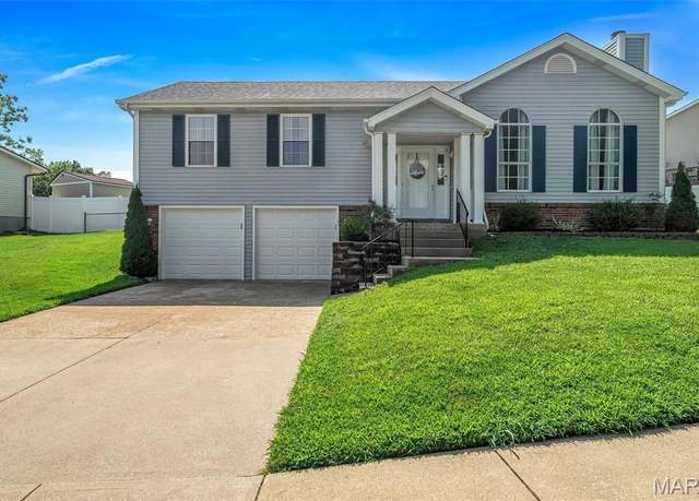 Property at 7042 Grassy Valley Dr, St Louis, MO 63129, 3 beds, 2 baths