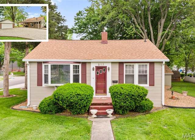 Property at 217 E Fourth St, O'fallon, IL 62269, 2 beds, 1.5 baths