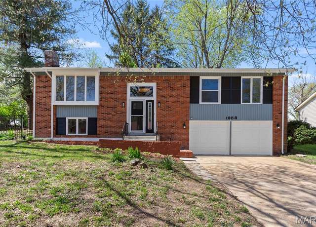 Property at 1958 Cathedral Hill Dr, St Louis, MO 63138, 3 beds, 2.5 baths
