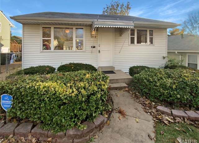 Property at 6448 Clifton Hills Dr, St Louis, MO 63139, 2 beds, 1 bath