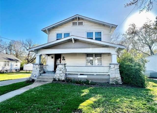Property at 335 St Louis Ave, St Louis, MO 63135, 3 beds, 1.5 baths