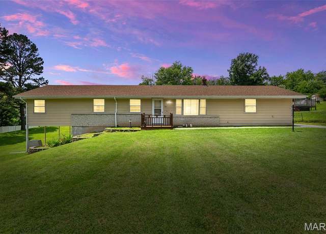 Property at 3 Francis Ct, St Charles, MO 63303, 4 beds, 2 baths