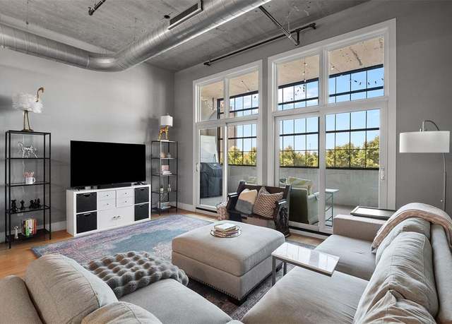 Property at 4100 Forest Park Ave #323, St Louis, MO 63108, 1 bed, 1.5 baths