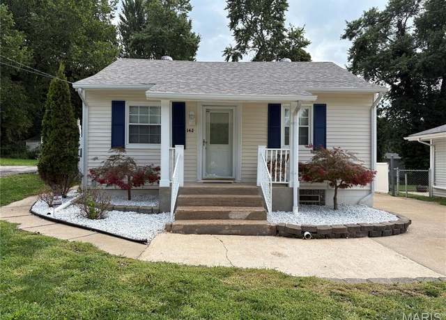 Property at 142 Connolly Dr, Hazelwood, MO 63135, 2 beds, 1 bath