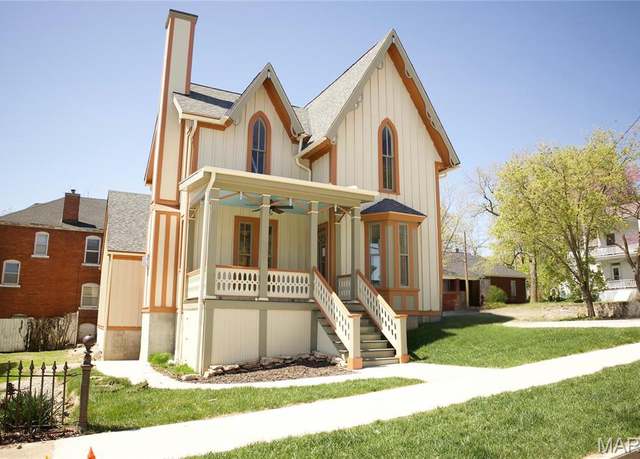 Property at 221 N 6th, Hannibal, MO 63401, 3 beds, 2.5 baths