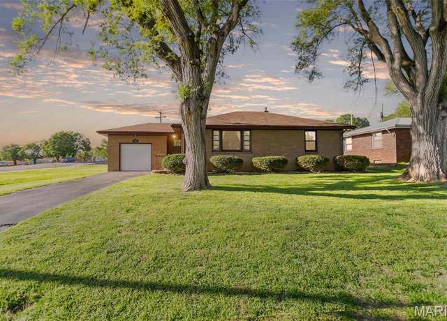 Property at 703 Ridgeway, East Alton, IL 62024, 2 beds, 2 baths
