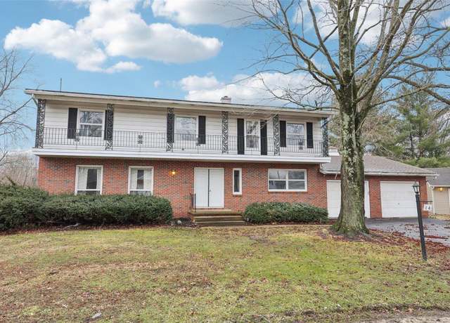 Property at 14 Birchwood Rd, Litchfield, IL 62056, 4 beds, 2.5 baths