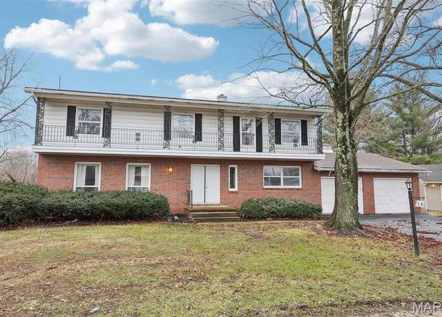 Property at 14 Birchwood Rd, Litchfield, IL 62056, 4 beds, 2.5 baths