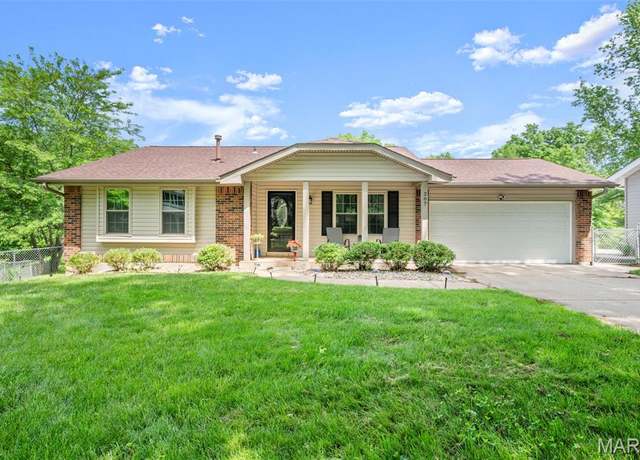 Property at 207 Straightoak, Ballwin, MO 63021, 3 beds, 2 baths