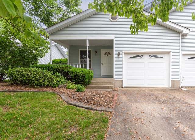 Property at 1118 Cobblestone Dr, Edwardsville, IL 62025, 3 beds, 2 baths