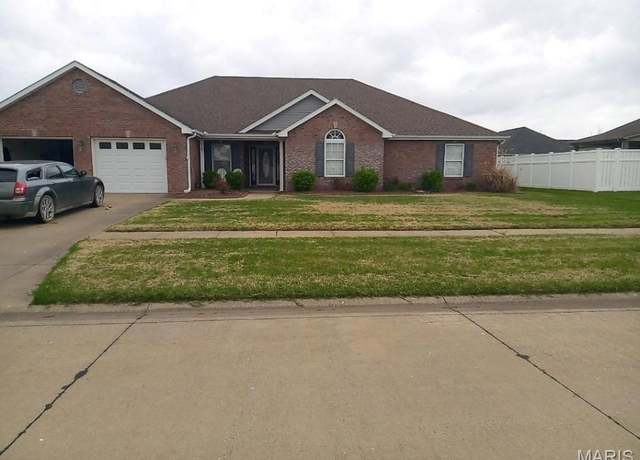 Property at 1107 Daffodil St, Sikeston, MO 63801, 3 beds, 2 baths