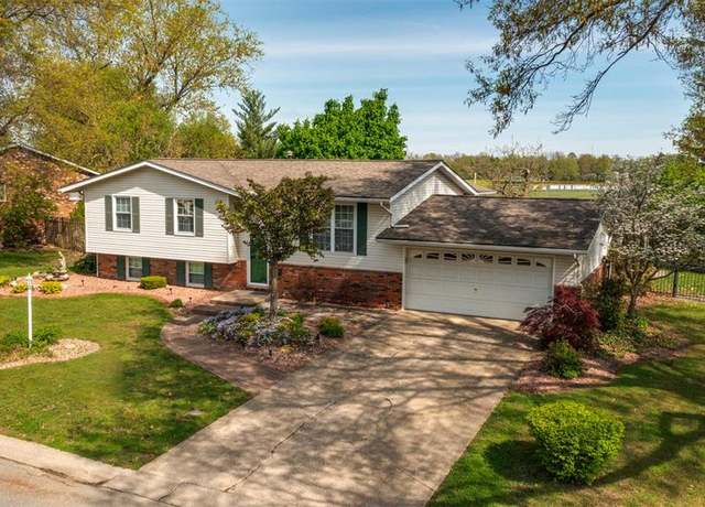 Property at 807 W Miller Dr, Staunton, IL 62088, 5 beds, 2.5 baths