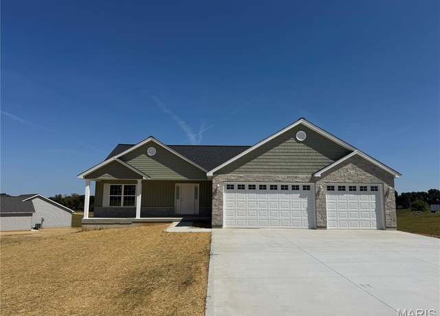 Property at 4 Alpine Dr, Troy, MO 63379, 3 beds, 2 baths
