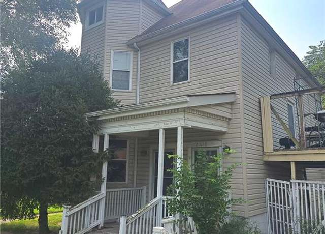 Property at 2718 State St, East St Louis, IL 62205, 4 beds, 2 baths