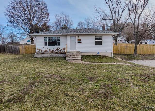 Property at 1400 S Jackson St, Salem, MO 65560, 3 beds, 2 baths