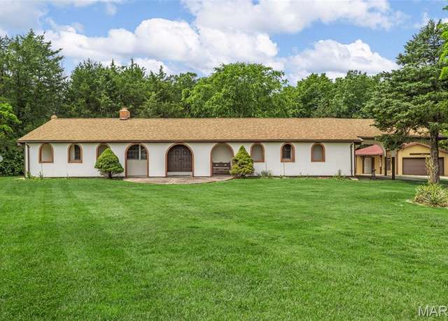 Property at 20033 Southwood Est, Warrenton, MO 63383, 2 beds, 2 baths