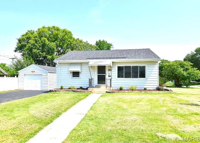 Property at 6401 Clifton Hills Dr, St Louis, MO 63139, 2 beds, 2 baths