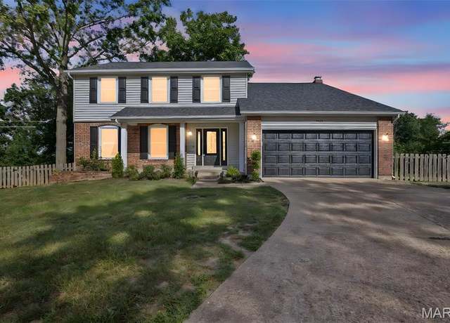 Property at 3715 Pinon Pine Ct, St Louis, MO 63129, 4 beds, 2.5 baths