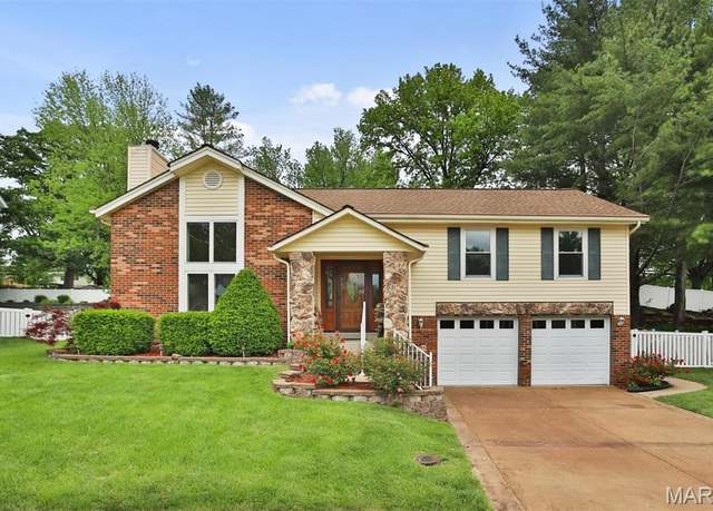 Property at 217 Golden Valley Dr, St Louis, MO 63129, 3 beds, 2 baths