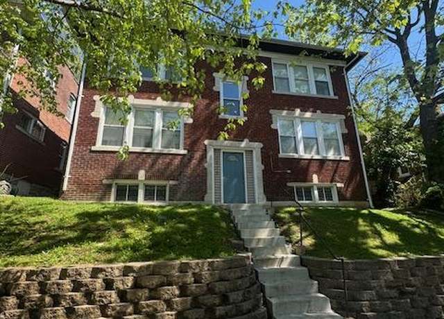 Property at 3215 Osceola St, St Louis, MO 63111, 4 beds, 4 baths