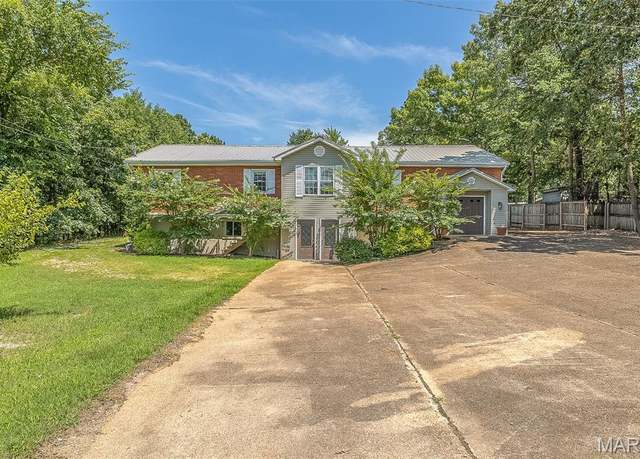 Property at 2727 Barron Rd, Poplar Bluff, MO 63901, 3 beds, 3 baths