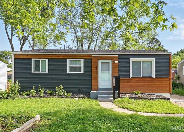 Property at 1137 Scott Ave, St Louis, MO 63138, 3 beds, 1 bath