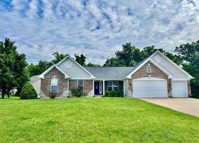 Property at 1901 Iron Mountain Dr, Festus, MO 63028, 4 beds, 3 baths