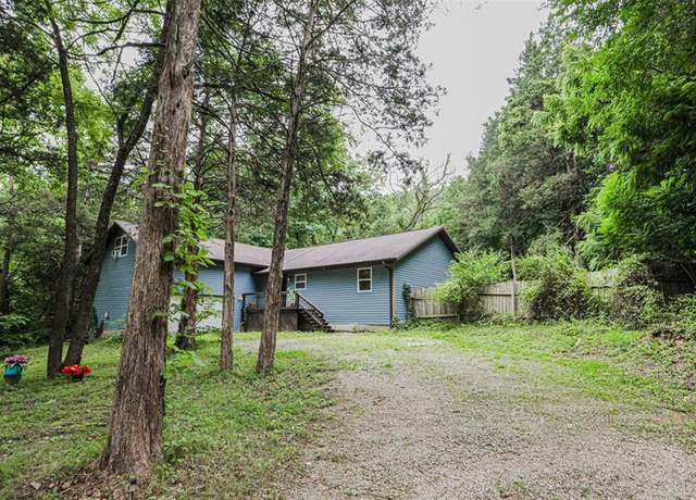 Property at 504 Fairlawn Dr, Unincorporated, MO 65672, 4 beds, 3 baths
