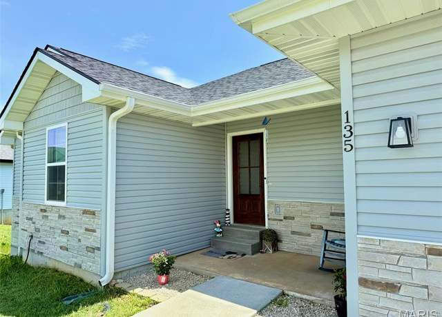 Property at 135 Mary Catherine, Waynesville, MO 65583, 5 beds, 4 baths