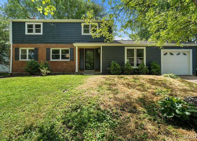 Property at 2240 Ferncliff Ln, St Louis, MO 63122, 3 beds, 2.5 baths