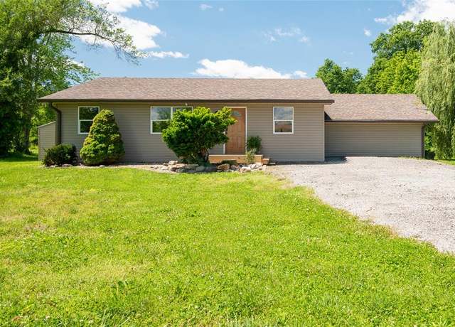 Property at 9268 Pin Oak Rd, Edwardsville, IL 62025, 4 beds, 2 baths