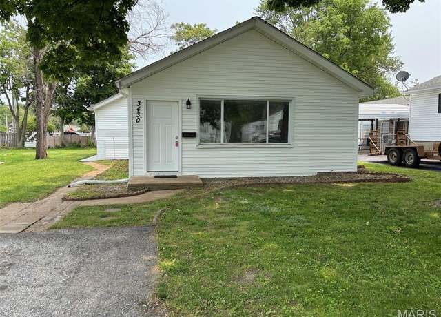Property at 3430 Airway Ave, Breckenridge Hills, MO 63114, 3 beds, 1 bath