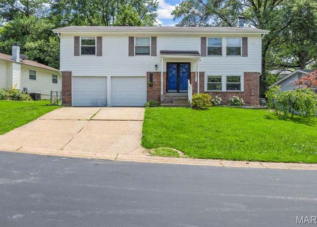 Property at 1512 Shadow Wood Dr, St Charles, MO 63303, 3 beds, 2 baths