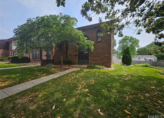 Property at 1229 N 17th St #8, Belleville, IL 62226, 2 beds, 1.5 baths
