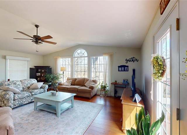 Property at 20 Denzel Dr, Greenville, IL 62246, 4 beds, 4 baths